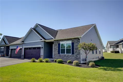 5983 Monarch Dr, Farmington, NY 14425