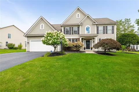 45 Woodgreen Dr, Pittsford, NY 14534