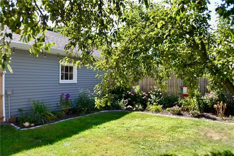 389 Avondale Rd, Irondequoit, NY 14622 photo 49