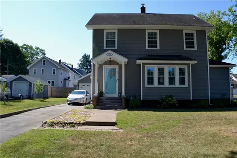 389 Avondale Rd, Irondequoit, NY 14622