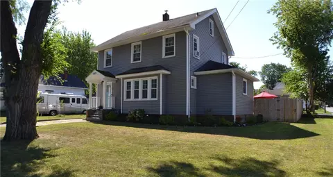 389 Avondale Rd, Irondequoit, NY 14622 photo 2