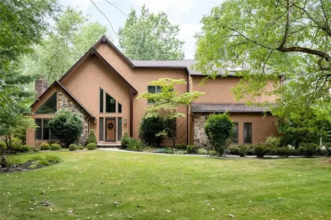 31 Buttonwood Ln, East Amherst, NY 14051