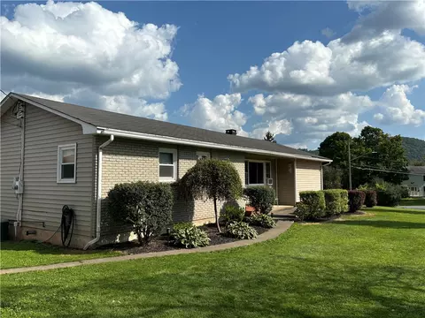 4 Crestwood Dr, Delhi, NY 13753