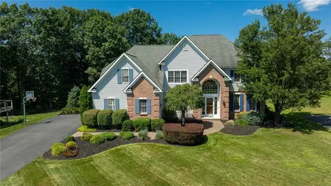 6770 Springdale Ct, Victor, NY 14564