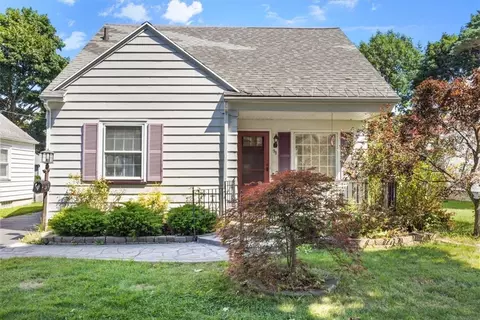 98 Freemont Rd, Rochester, NY 14612