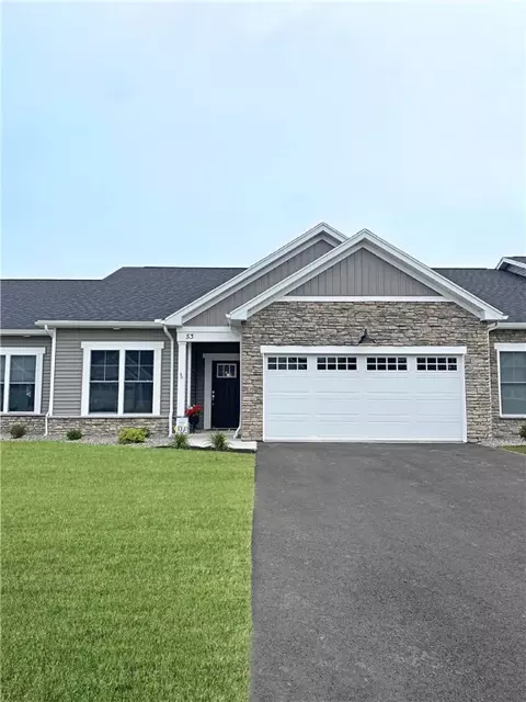 46 Cedarway Cir #216, Webster, NY 14580