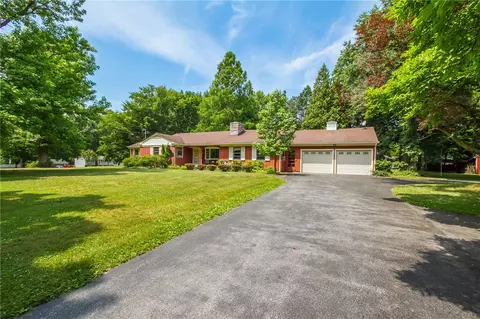 202 Straub Rd, Greece, NY 14626