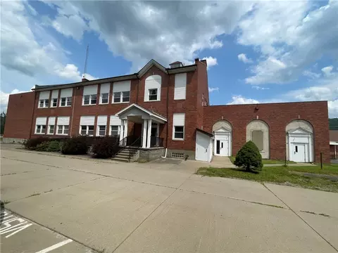 945 South Ave, Custer City, PA 16725
