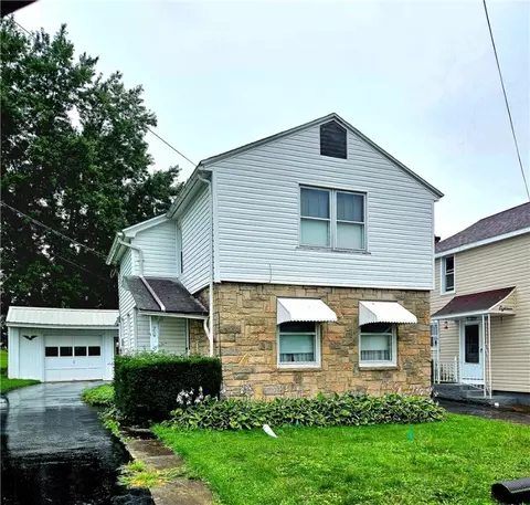 20 N Bennett St, Eldred, PA 16731 photo 2