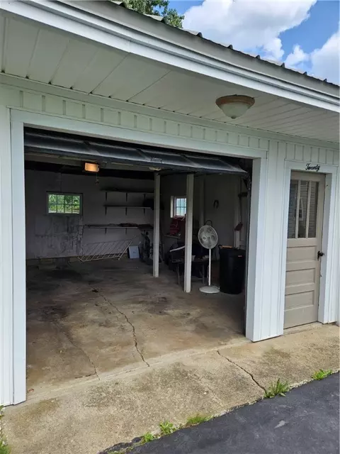 20 N Bennett St, Eldred, PA 16731 photo 3