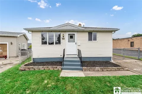 136 Oakview Dr, Tonawanda, NY 14150