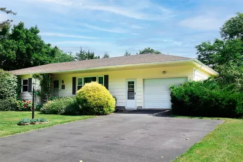5 Westview Cres, Geneseo, NY 14454