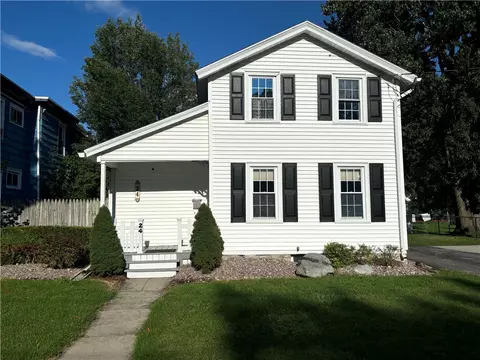 24 Howard St, Auburn, NY 13021
