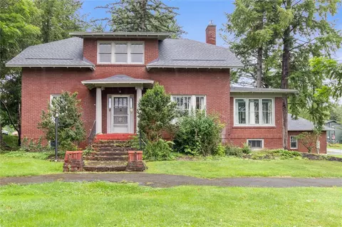 90 N Main St, Castile, NY 14427