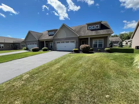 17 Golden Oaks Way, Gates, NY 14624