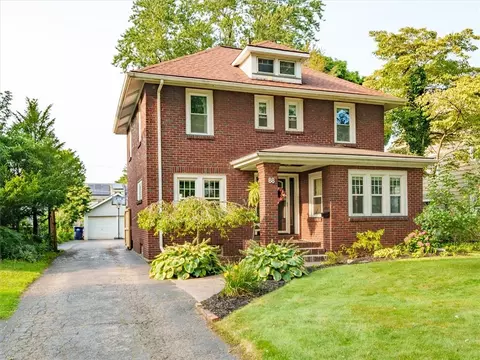 88 Thornton Rd, Irondequoit, NY 14617 photo 2
