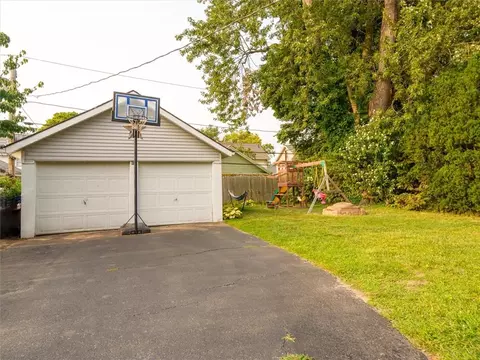 88 Thornton Rd, Irondequoit, NY 14617 photo 5