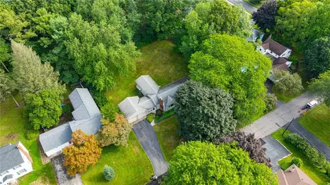 225 Upland Dr, Irondequoit, NY 14617 photo 32