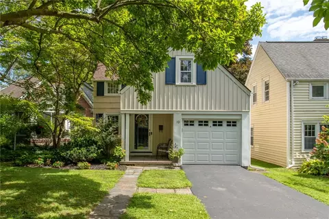 10 Meadowbrook Rd, Rochester, NY 14620