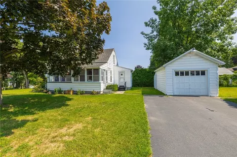 487 Lake Rd, Webster, NY 14580
