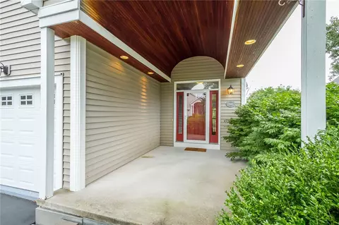 5541 Lakewood Trl, South Bristol, NY 14424