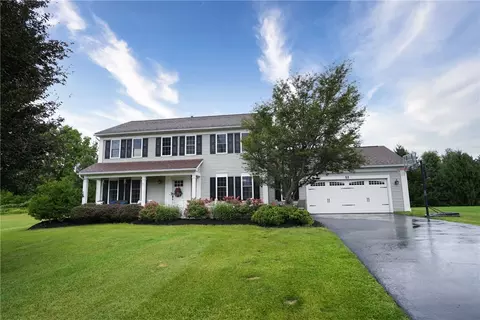 55 Wenham Ln, Perinton, NY 14534
