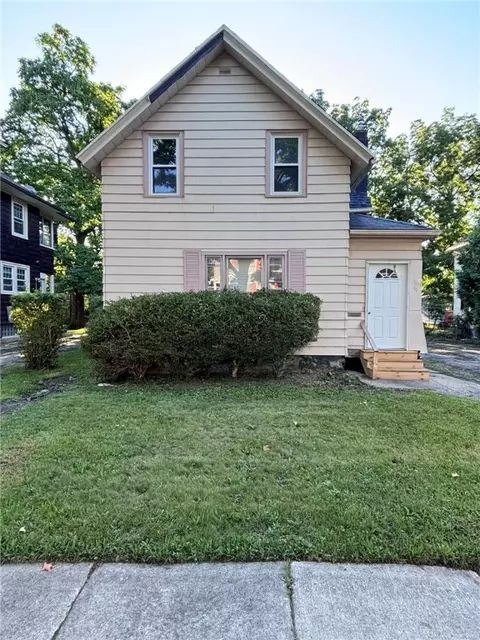 10 Brooklyn St, Rochester, NY 14613