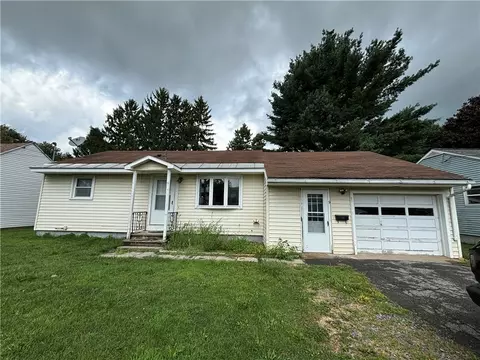 9 Lincoln Ave, Whitestown, NY 13495