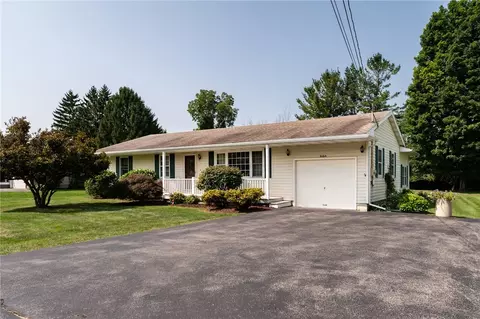 9064 Linwood Rd, Le Roy, NY 14482