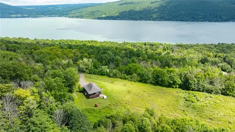 6269 Hawks Rd, South Bristol, NY 14512