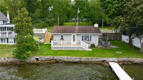 5284 E Lake Rd, Livonia, NY 14487