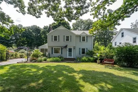 385 Thomas Ave, Irondequoit, NY 14617 photo 2