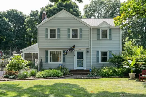 385 Thomas Ave, Irondequoit, NY 14617