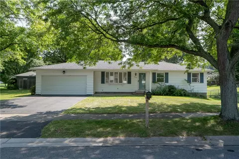 115 Quay Dr, Irondequoit, NY 14617