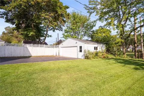 372 Scholfield Rd, Irondequoit, NY 14617 photo 32