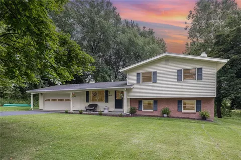 8827 N County Road 14 Rd, Bloomfield, NY 14469