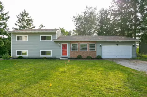 150 Colonnade Dr, Rochester, NY 14623