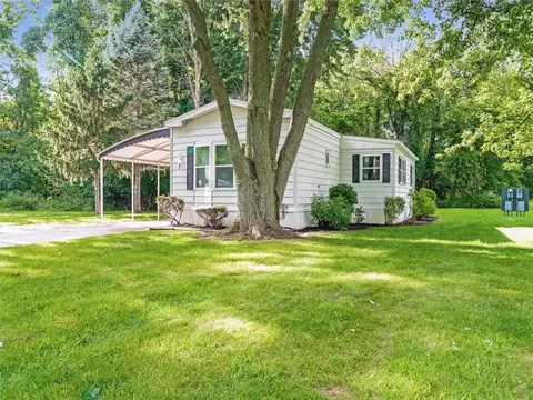 7 Willow Rd, Gaines, NY 14411