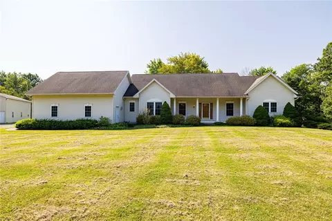 371 Gilmore Rd, Brockport, NY 14420