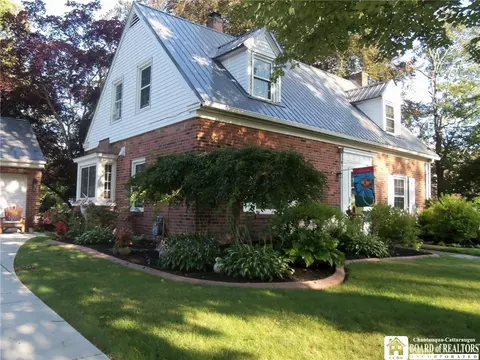 704 Eagle St, Dunkirk, NY 14048 photo 3