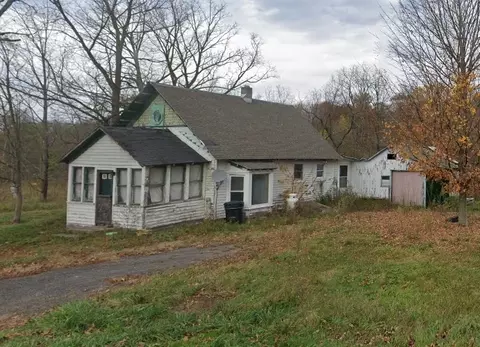 8022 Broadway Rd, Wolcott, NY 14590