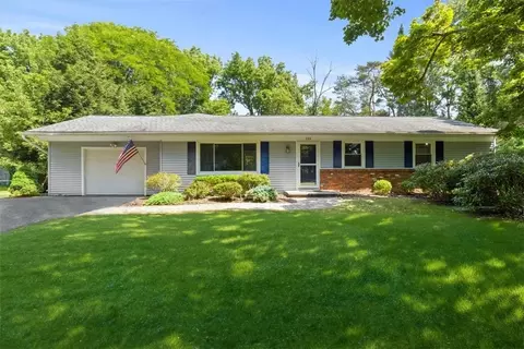 128 Benedict Rd, Perinton, NY 14534