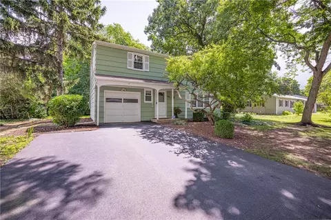 140 Colony Ln, Rochester, NY 14623