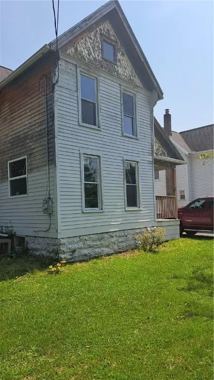 8 Mumford St, Seneca Falls, NY 13148