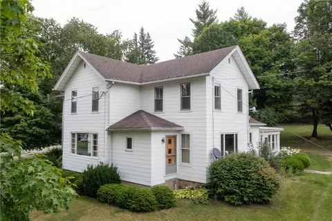 9043 Depot Rd, Sparta, NY 14437