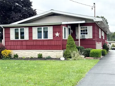42 Wilbur Ave, Auburn, NY 13021