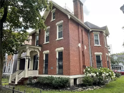 80 Alexander St, Rochester, NY 14620
