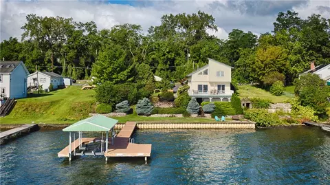 4633 Whites Pt Dr, Geneva, NY 14456