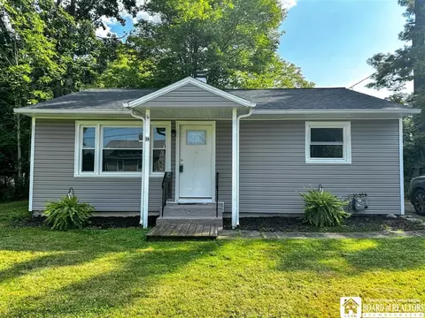 29 Central Ave, Ellicott, NY 14701