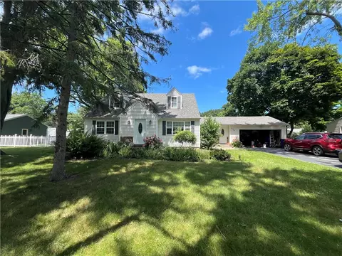 236 Meadow Ln, Webster, NY 14580 photo 2